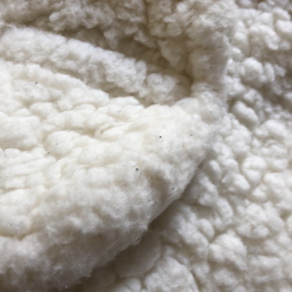 XMWEALTHY White Plush Swaddle Blanket - Picture 10 of 11